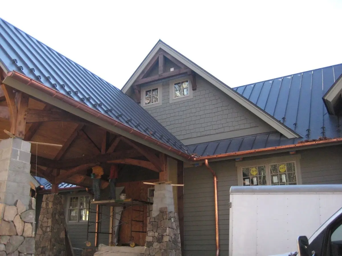 Craftsman Roofing team delivering quality roofing work in Centennial Park